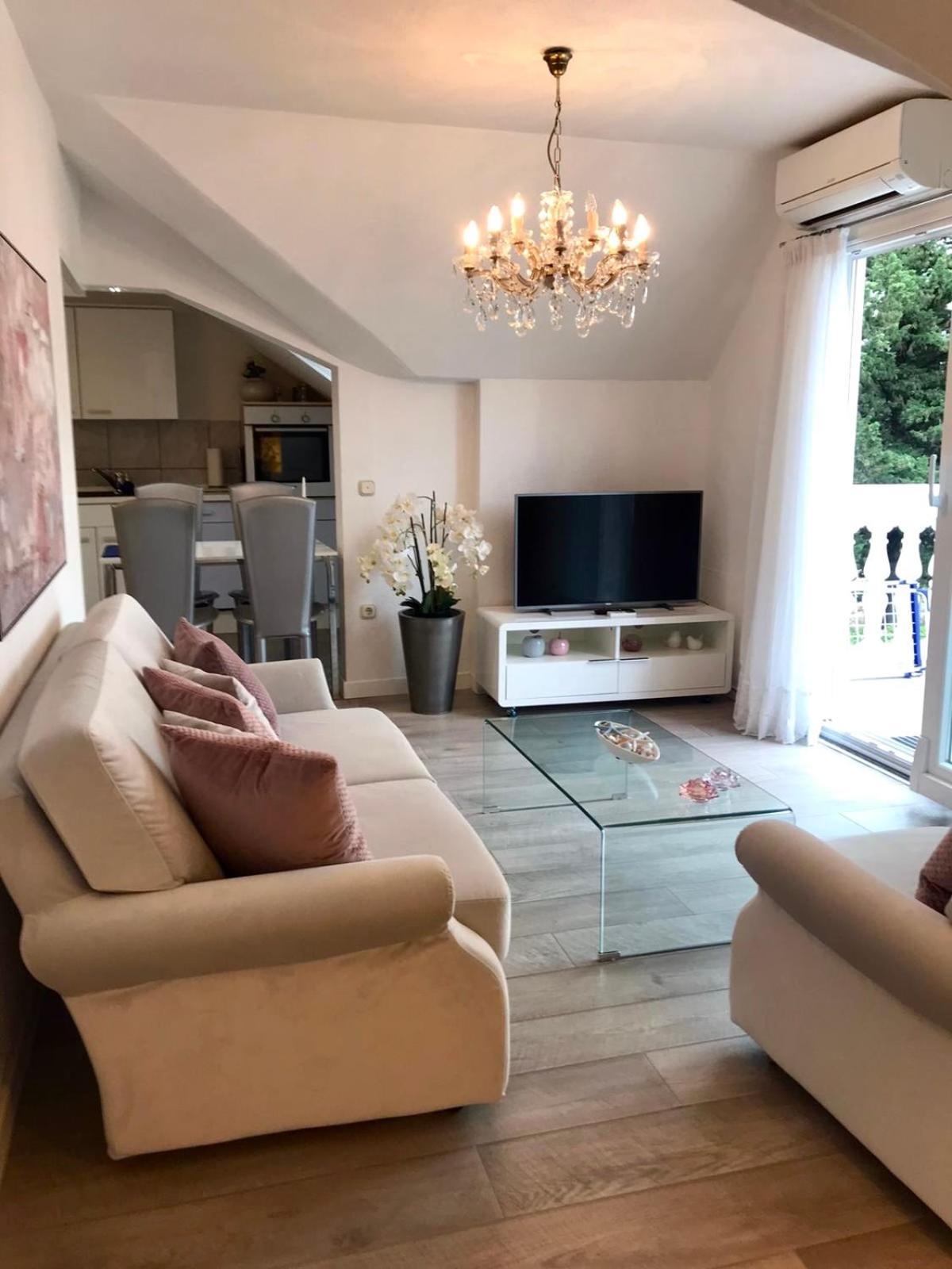 Villa Diana Kastela Luaran gambar